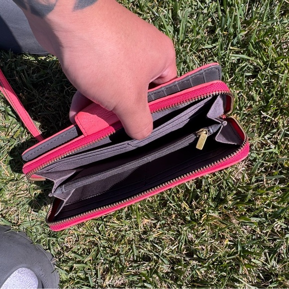 Y2K Women's Fossil Hand Wallet - Picture 4 of 4